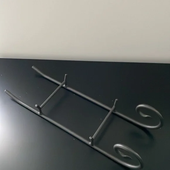 Vintage Longaberger Vegetable Baket Combo with Wrought Iron Sleigh Runners - Picture 3 of 5